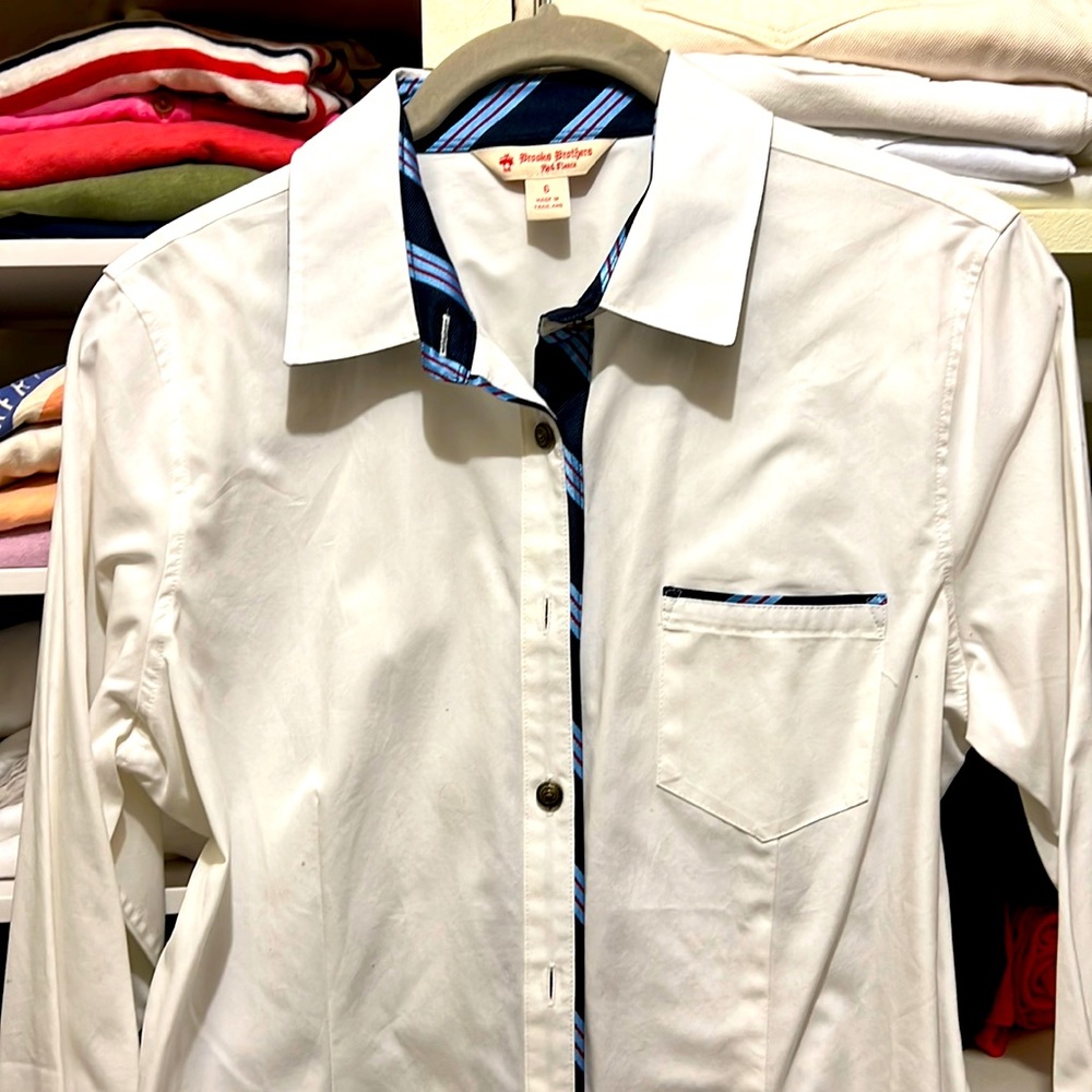 Brooks Brothers size 6 button down with ribbon detail